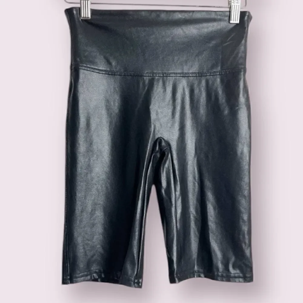 SPANX Shorts Faux Leather Shimmer Metallic Bike Shapes Lifts Very Black Size M